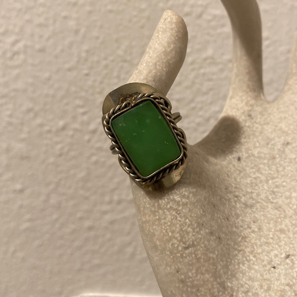 Vintage jade wire ring